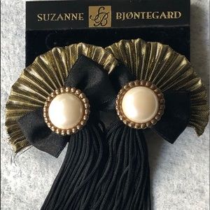 NWT Vintage Suzanne Bjontegard Fan Earrings